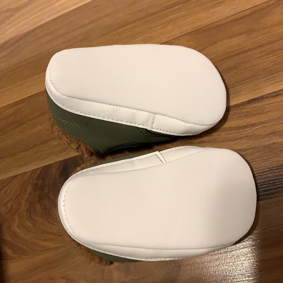 Carter’s soft sole shoes - Picture 6 of 6